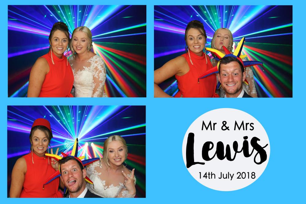 Mr & Mrs Lewis's Wedding | View more photos from the event at images.mobile-photo-booth.com/u/MobilePhotoBoothUK/Mr-Mrs-Lewiss-Wedding